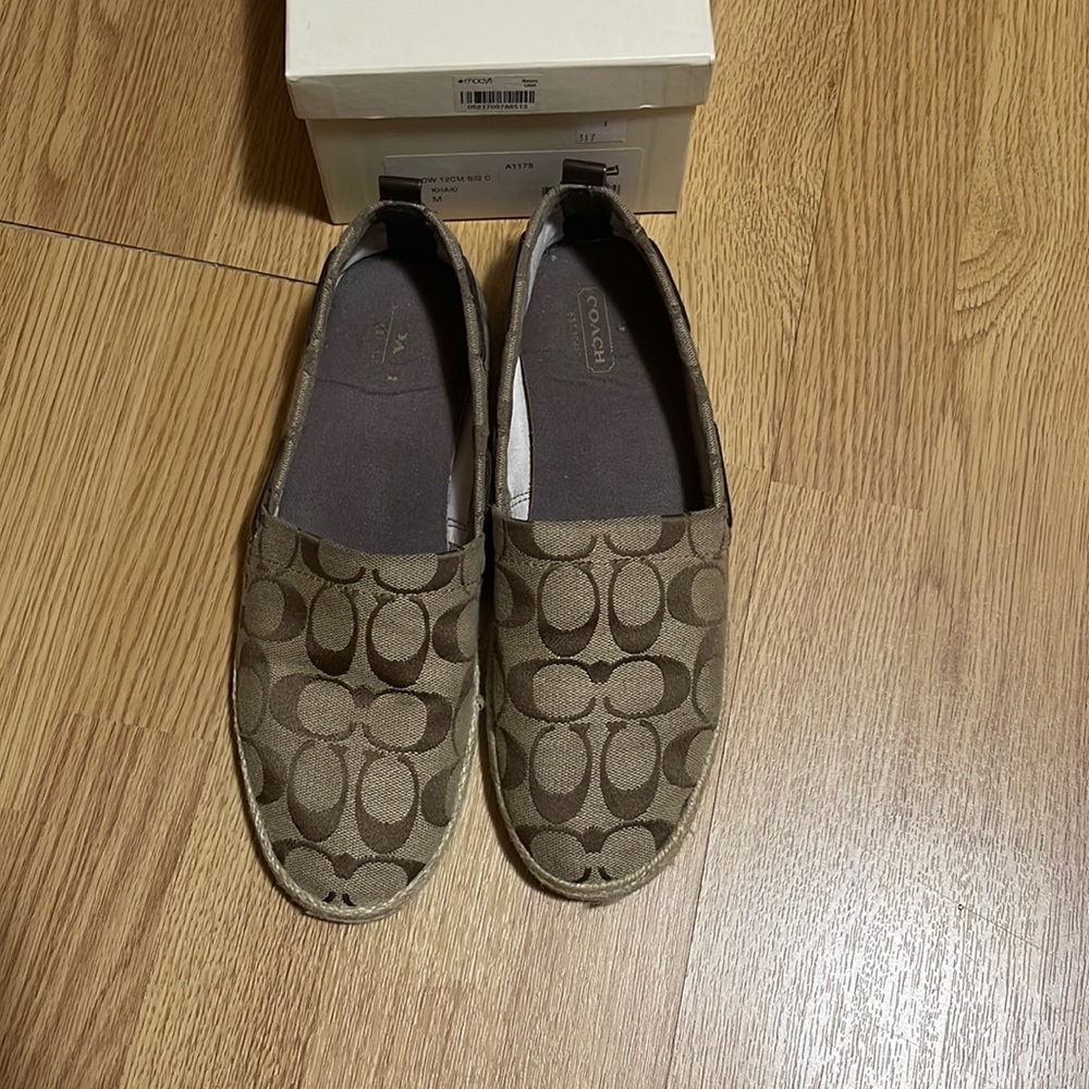 COACH MELLOW SIGNATURE ESPADRILLES SLIP-ONS KHAKI AND BROWN!